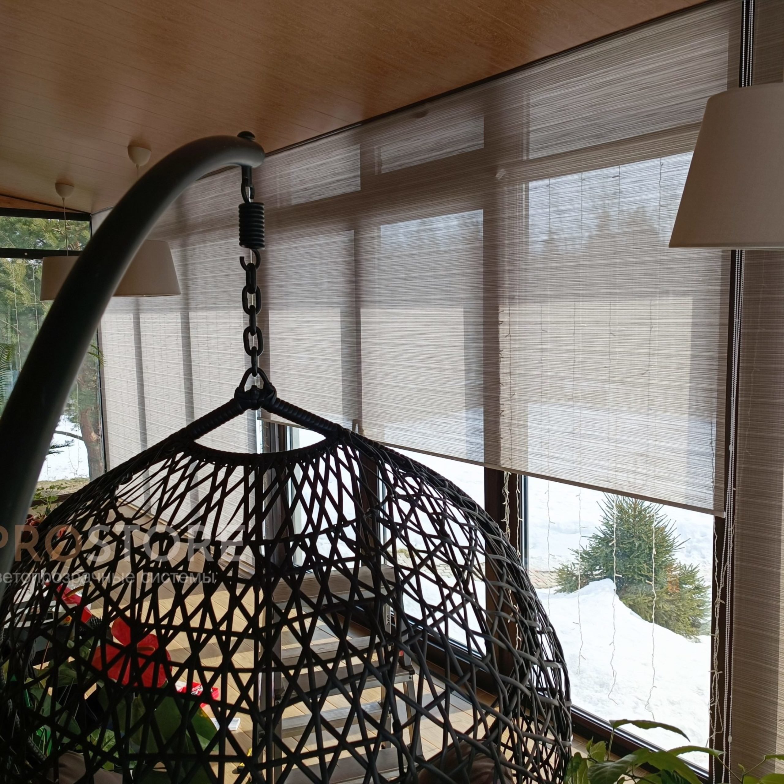 Рулонные шторы в зимний сад